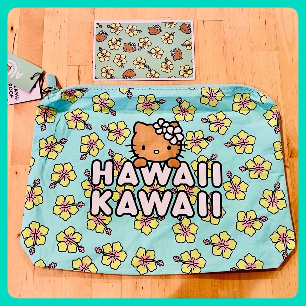 ⭐️SOLD⭐️ Aloha Collection 💚 Hello Kitty Mid Pouch - Picture 2 of 4